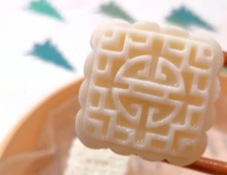 健脾養(yǎng)胃低熱量，氣血雙補(bǔ)桃花顏——三七山藥糕